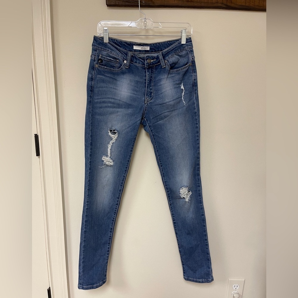 KanCan: Distressed Skinny Jean, Size 28